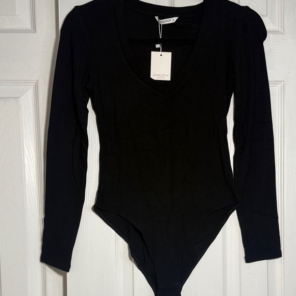 Mangopop Tops - Chic Black V-Neck Bodysuit